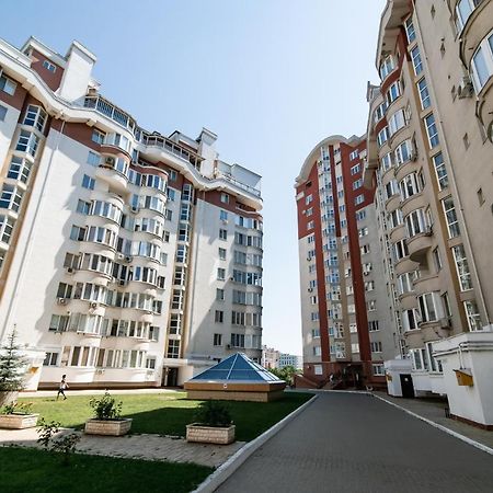 Luxrent Apartment Chisinau Bagian luar foto
