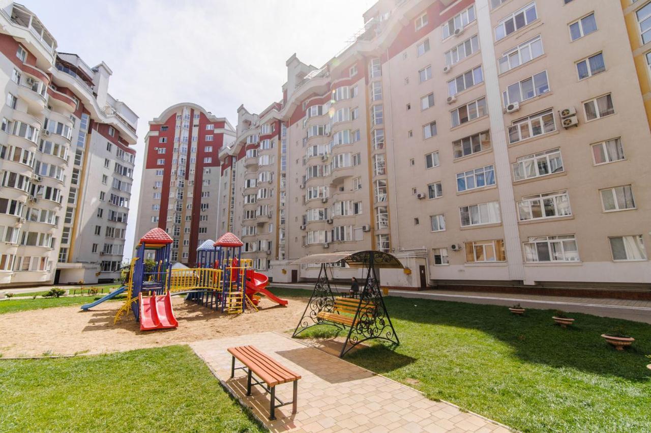 Luxrent Apartment Chisinau Bagian luar foto